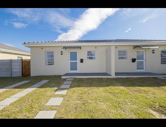 3 BEDROOM FREEHOLD FOR SALE IN SILVERSANDS